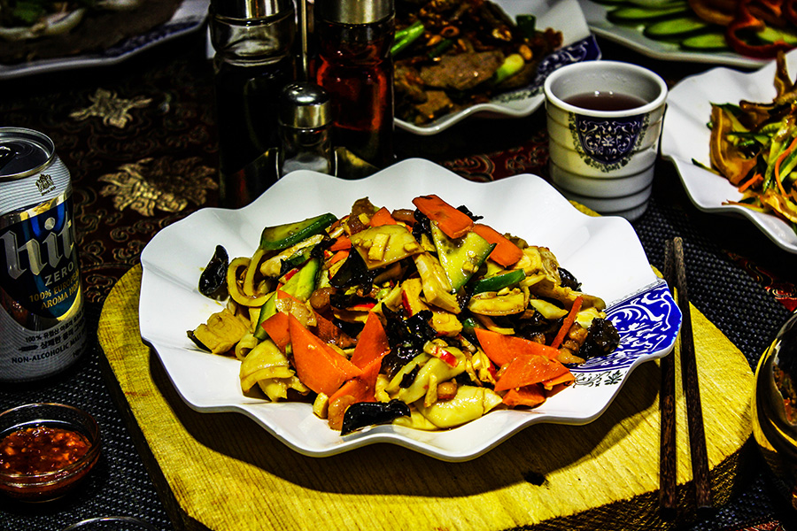 Салат из кальмара, креветок и крабовых палочек