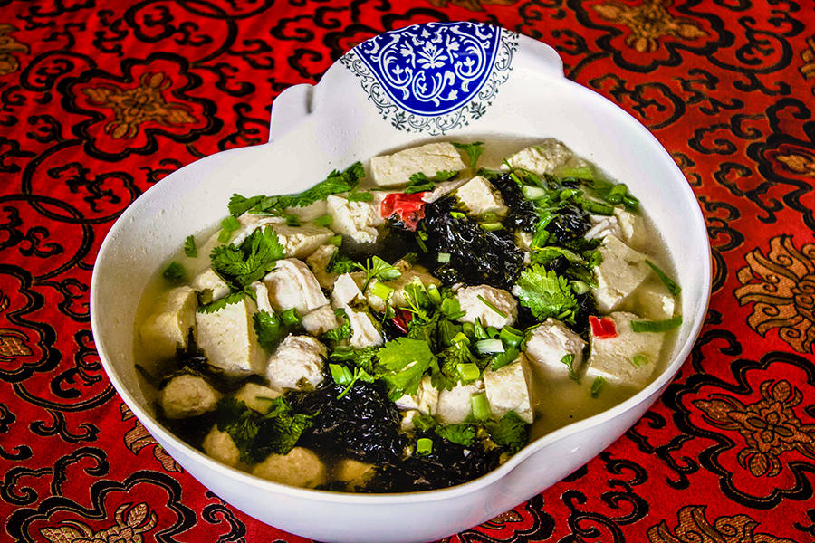 Суп с китайским тофу и фрикадельками